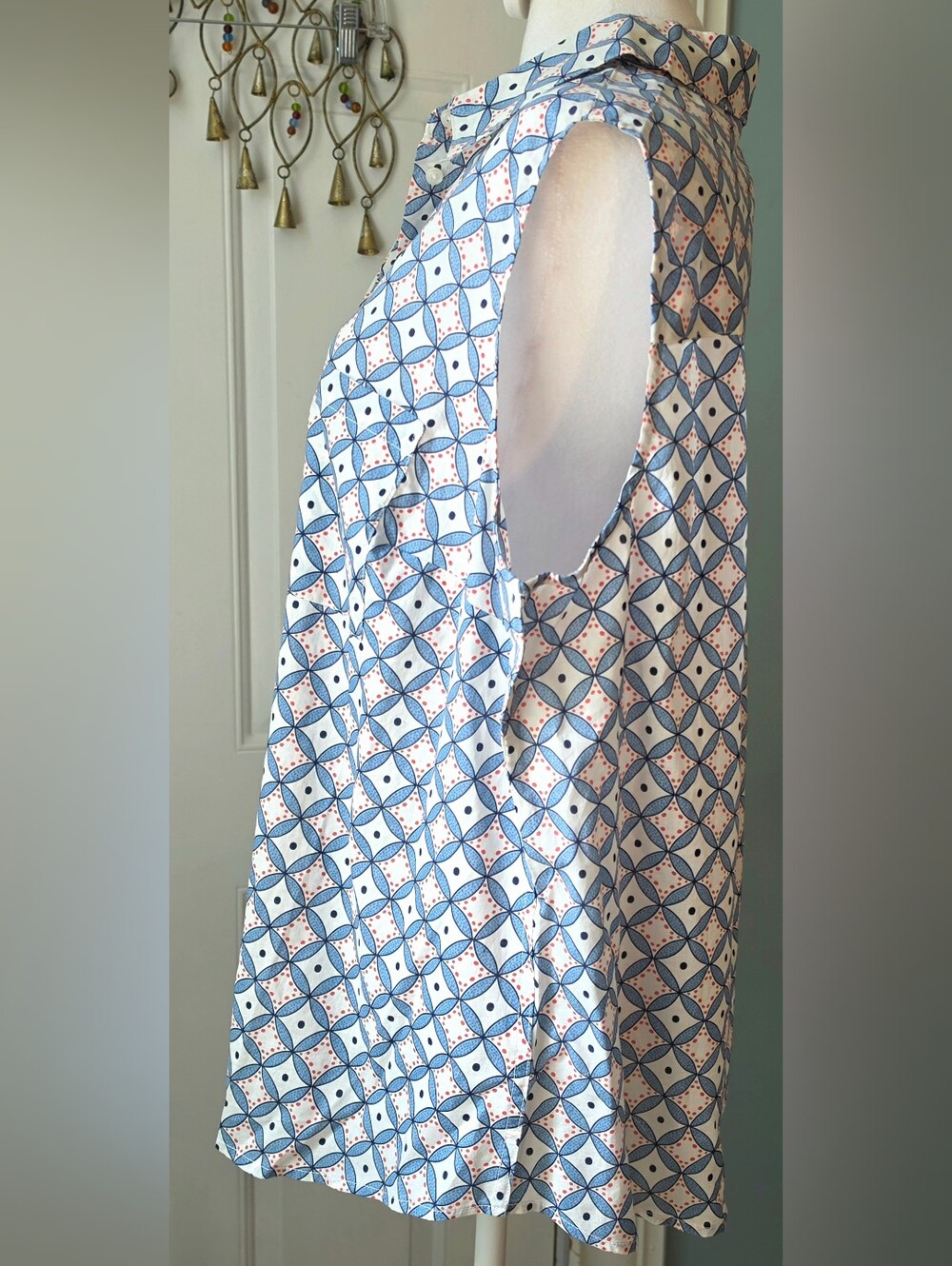 Boden Sleeveless Button Down Blouse Womens 18 Blue & Cream Geometric 100% Cotton - Picture 3 of 11